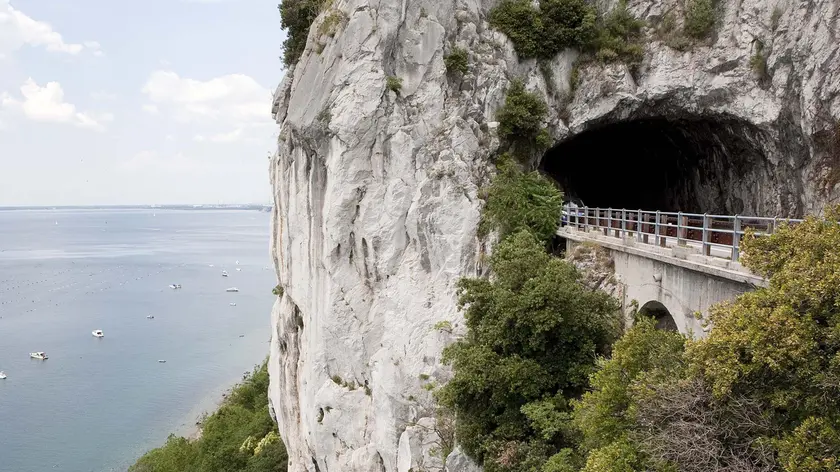 Una veduta della suggestiva strada Costiera di Trieste