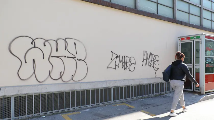 Lasorte Trieste 13/03/17 - Via Carducci, Mercato Coperto, Nuove Scritte Spray