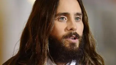 epa04633013 Jared Leto arrives for the 87th annual Academy Awards ceremony at the Dolby Theatre in Hollywood, California, USA, 22 February 2015. The Oscars are presented for outstanding individual or collective efforts in 24 categories in filmmaking. EPA/PAUL BUCK
