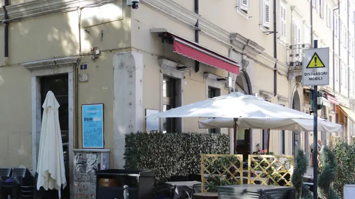 Lasorte Trieste 10/07/19 - Via Cavana, Piazza Hortis, Bar Hortis Chiuso