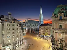Una suggestiva immagine notturna di Vienna