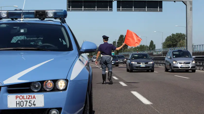 Un controllo della polizia stradale