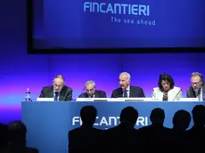 Il tavolo del vertice di Fincantieri durante l'assemblea a Trieste (foto Lasorte)