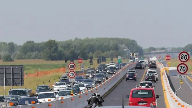 Terza corsia della A4, avanti con il cantiere