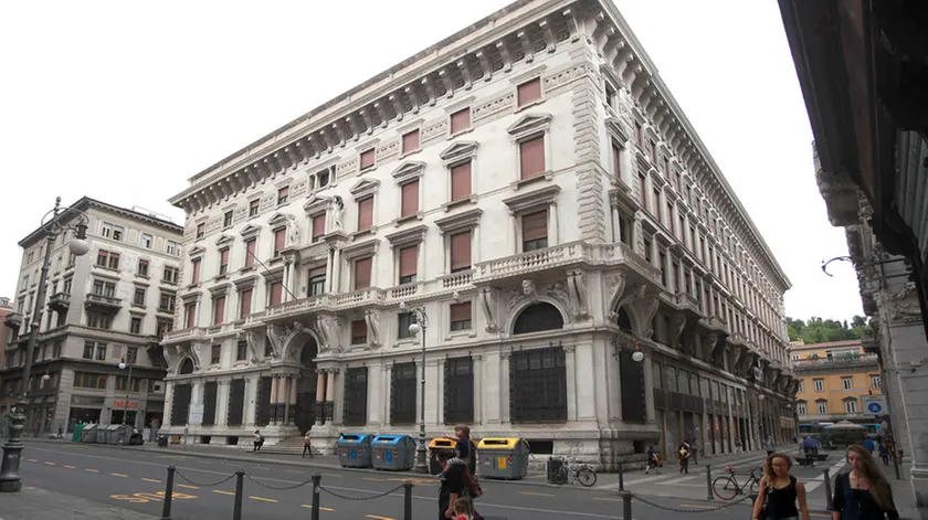 L'ex sede della Ras in piazza della Repubblica