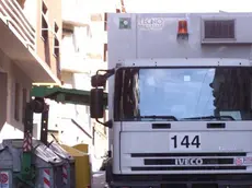 Sterle-Via Hermet-Camion Acegas-perdita olio