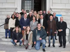 Il sindaco con gli assessori, consiglieri delegati, “collaboratori” e semplici supporter (foto: Katia Bonaventura)