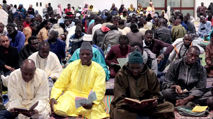 I rappresentanti della comunità senegalese al raduno del Molo Quarto (foto Silvano)