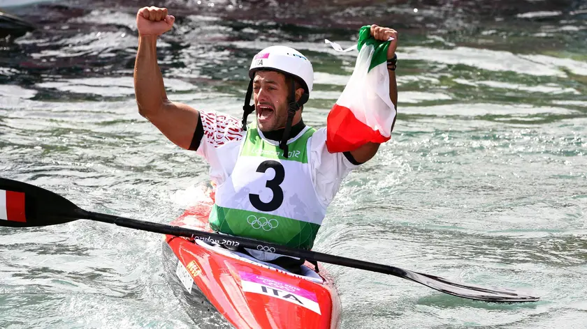 Danielel Molmenti sulla canoa "oversize" nel giorno della vittoria olimpica