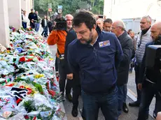 L'omaggio di Matteo Salvini ai poliziotti uccisi a Trieste (Lasorte)