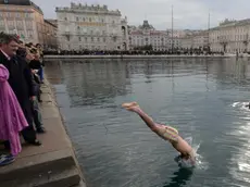 Foto BRUNI 06.01.2018 Epifania Greco-Ortodossa: il tuffo della croce della Comunità