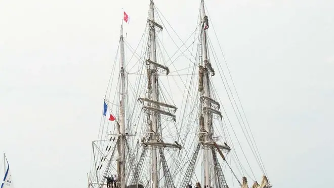 Foto Bruni 11.04.14 Il veliero Belem attracca alla Marittima