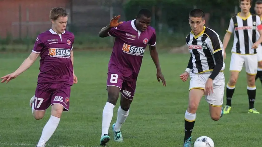 Bumbaca Gorizia 29.04.2015 Calcio, torneo Rocco Udinese Vs Midtyjlland Fotografia di Pierluigi Bumbaca