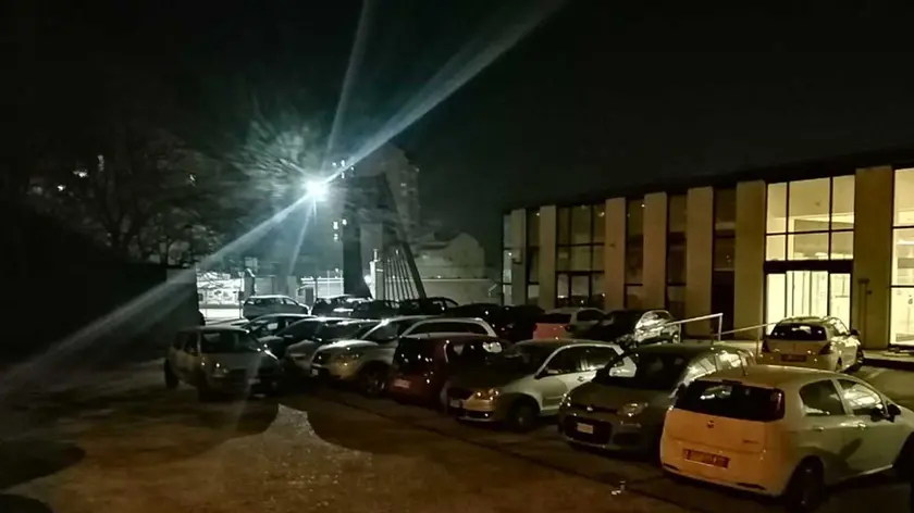 La luce del faro contestato dai residenti di via Monte Peralba