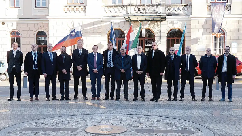 Il gruppo promotore della Hydrogen valley transfrontaliera. Foto Bumbaca del 24 novembre 2021