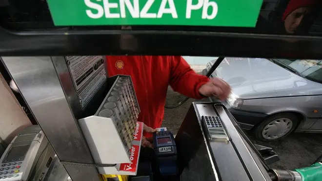 sterle trieste le primew cariche di benzina agevolata code ai benzinai