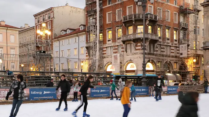 Lasorte Trieste 21/12/17 - Piazza Ponterosso, Pista di Pattinaggio