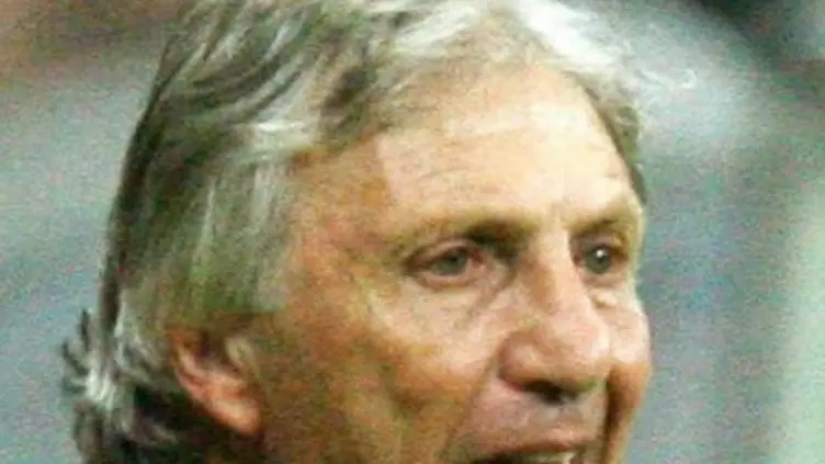 epa00749837 Jose Pekerman, coach of Argentina, gestures during the group C match of the 2006 FIFA World Cup between the Netherlands and Argentina in Frankfurt, Germany, Wednesday 21 June 2006. ANSA - BERND WEISSBROD +++ Mobile Services OUT +++ Please also refer to FIFA's Terms and Conditions. - KRZ