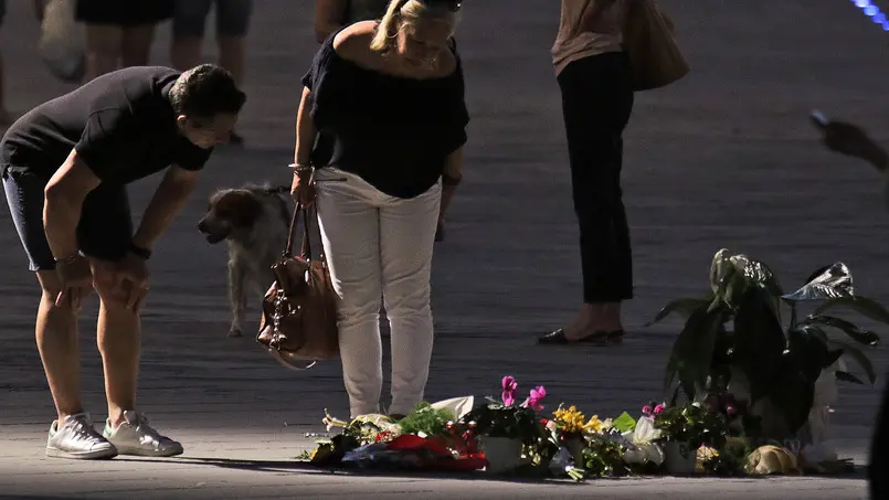 Lasorte Trieste 20/09/18 - Piazza Unità, Targa Leggi Razziali, Fiori