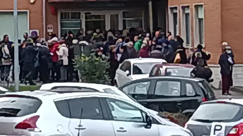 La fila di pazienti a Gorizia