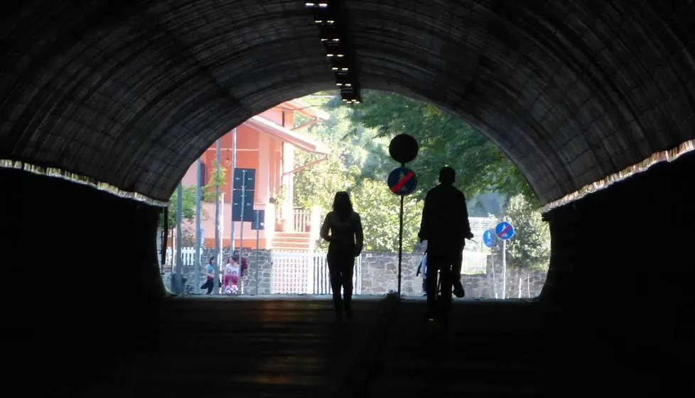 Il tunnel, come appare oggi, consacrato a pedoni e biciclette oltre ad essere zona a traffico limitato