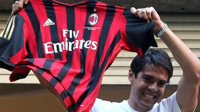 Brazilian forward of AC Milan, Ricardo Kakà, waves supporters from the AC Milan's headquarters in Milan, Italy, 02 September 2013. ANSA/MATTEO BAZZI