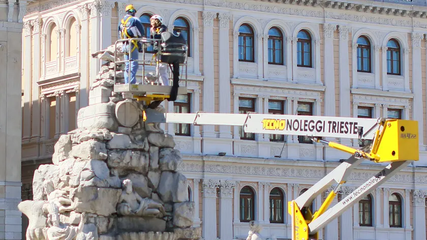 Lasorte Trieste 26/03/19 - Piazza Unità, Fontana dei Quattro Continenti, Sopralluogo