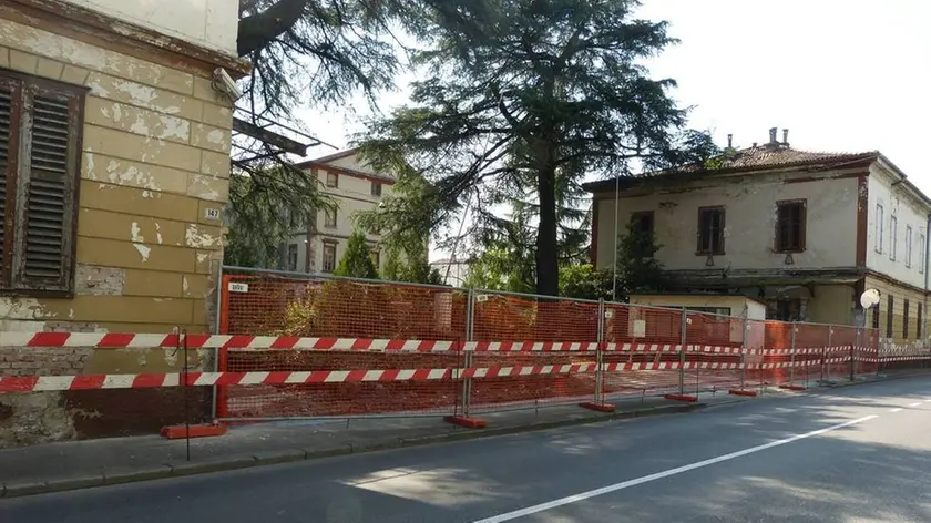Bumbaca Gorizia 16.04.2019 caserma via Duca d'Aosta muro perimetrale abbattuto © Fotografia di Pierluigi Bumbaca