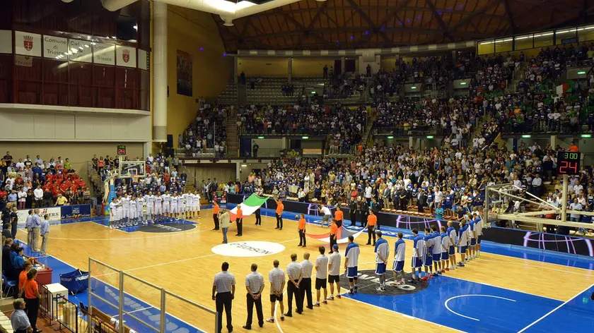 Il palaRubini gremito in occasione di una partita della nazionale di basket