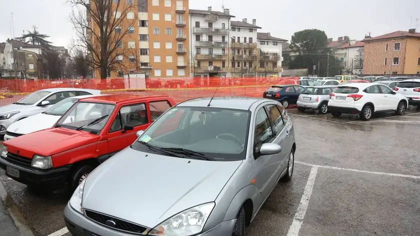 Bumbaca Gorizia 03.02.2017 Parcheggio via Manzoni © Fotografia di Pierluigi Bumbaca