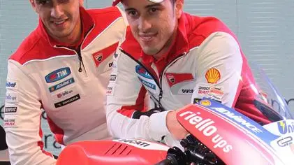 La nuova Ducati Desmosedici 2015 svelata dai Piloti Moto Gp Andrea Dovizioso e Andrea Iannone ,Bologna 16 febbraio 2015. ANSA/GIORGIO BENVENUTI