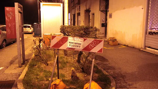 Lasorte Trieste 05/01/14 - Largo Mioni, Transenna