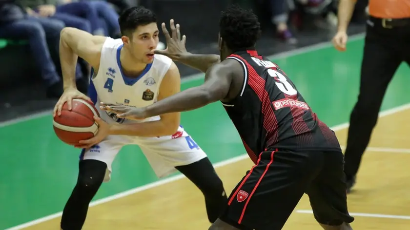 guerretta agenzia foto film villorba treviso basket - varese in foto