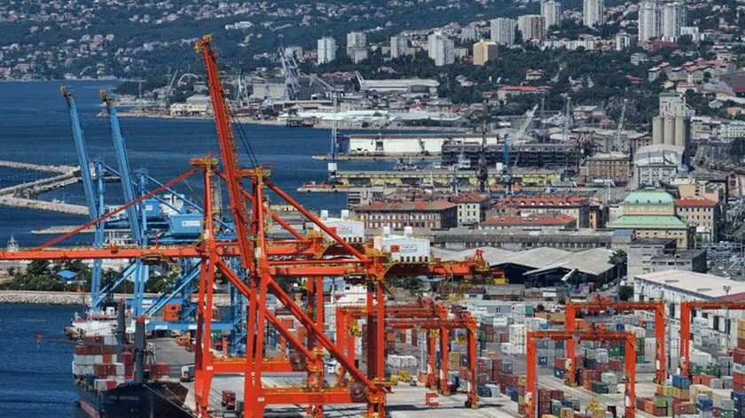 Un'immagine del porto di Fiume