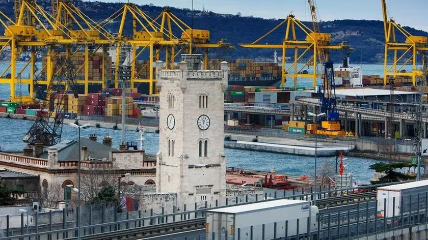 sterle trieste 25 01 09 porto nuovo molo VII msc vanessa dd 25 01 09