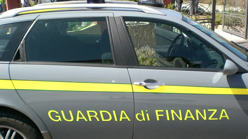 Un'auto della Guardia di Finanza