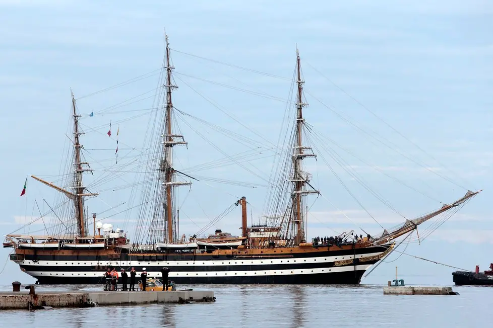 Silvano Trieste 2018-10-08 L'arrivo di Nave Vespucci