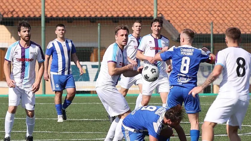 Un'azione di Chiarbola Ponziana-Zaule Rabuiese 3-2 (Foto Lasorte)