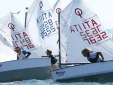 Una bella immagine delle regate Optimist di ieri nel golfo (Foto Massetti)
