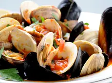 Un golosissimo piatto di cozze e vongole