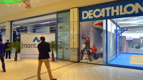 Foto Bruni 28.11.12 Montedoro freetime:Il sindaco Nesladek inaugura Decathlon