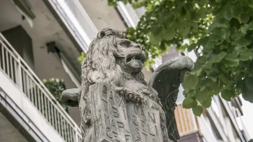 In viale il leone San Marco sulla fontana