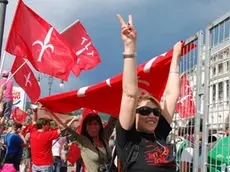 I militanti del Tlt in piazza Unità