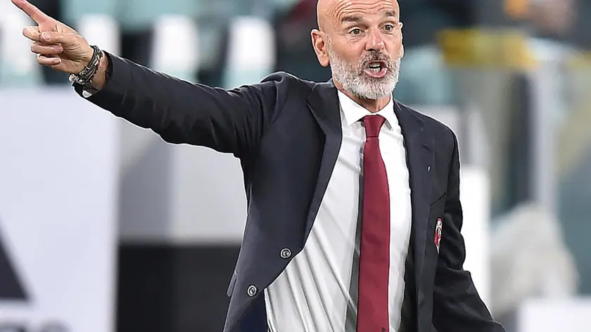 Milan coach Stefano Pioli gestures during the semifinal italian cup soccer match Juventus FC vs AC Milan at the Allianz Stadium in Turin, Italy, 12 June 2020 ANSA/ ALESSANDRO DI MARCO