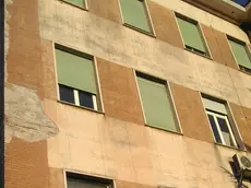 La facciata fatiscente del vecchio ospedale di Gorizia