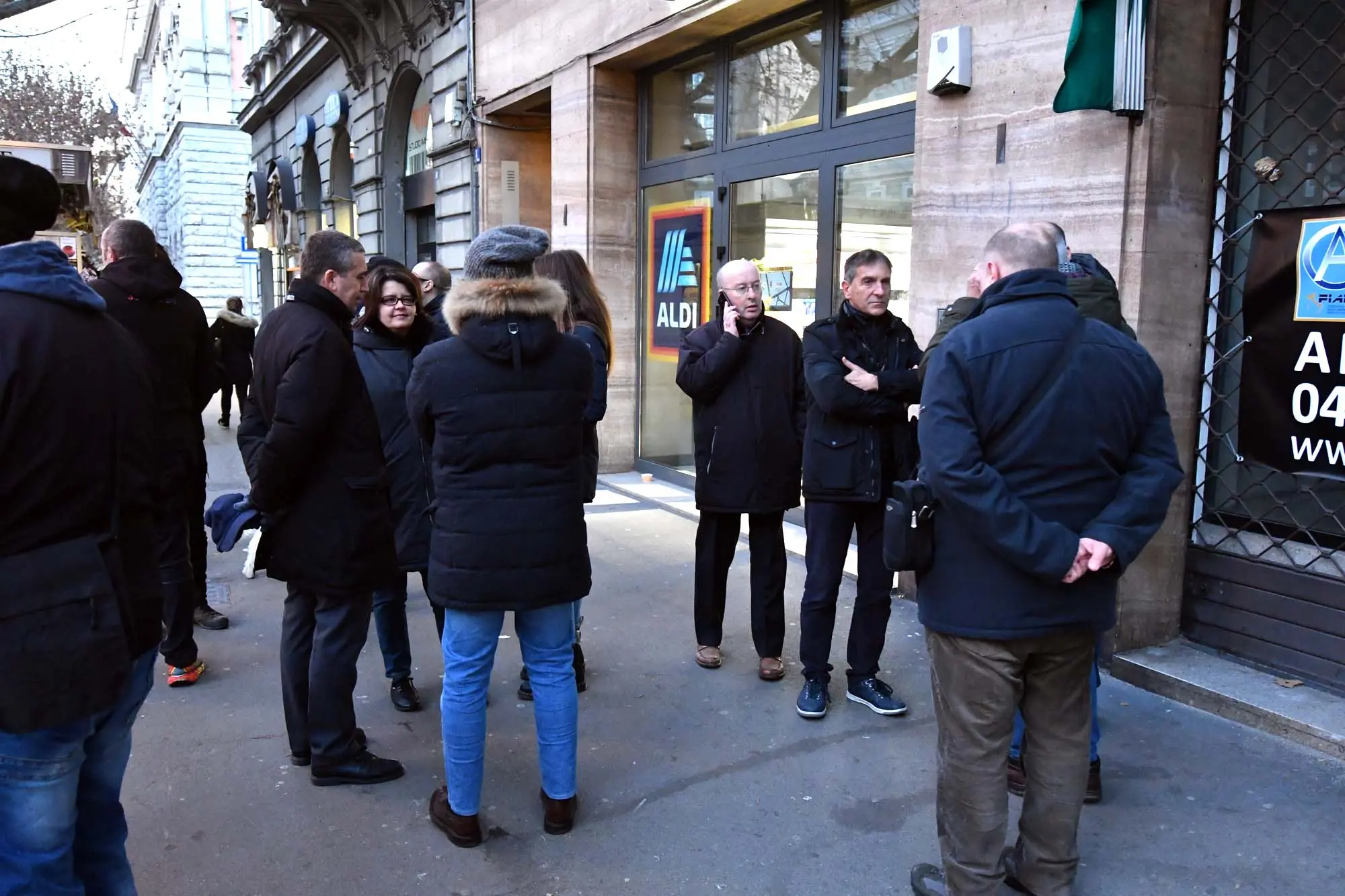 Foto BRUNI 05.01.2019 Forza- Italia in via Carducci-sit contro Polidori