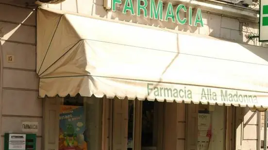 Bumbaca Gorizia 07.05.2012 Cormons, Farmacia alla Madonna - Fotografia di Pierluigi Bumbaca