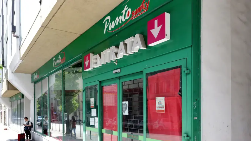 Lasorte Trieste 15/07/19 - Via Fabio Severo, Supermercato Simply, Punto SMA, Chiuso
