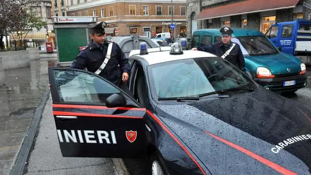 Foto BRUNI TRieste 07.10.2011 Carabinieri:fermo in piazza Perugino