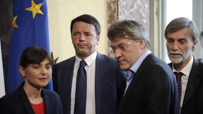 Foto Fabio Cimaglia / LaPresse.15-05-2014 Roma.Firma dell'accordo per Electrolux a Palazzo Chigi.Nella foto Matteo Renzi, Maurizio Landini, Debora Serracchiani, Graziano Delrio..Photo Fabio Cimaglia / LaPresse.15-05-2014 Rome (Italy).Signing of the agreement for Electrolux at Palazzo Chigi.In the photo Matteo Renzi, Maurizio Landini, Debora Serracchiani, Graziano Delrio